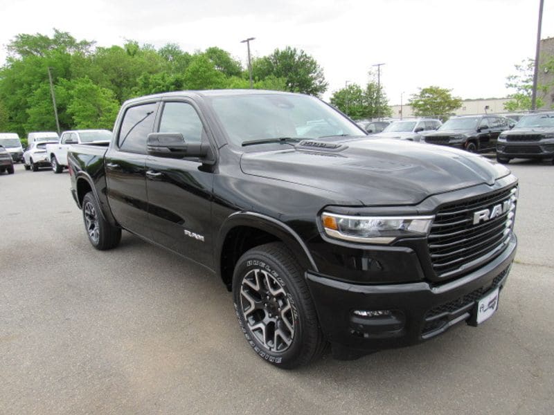 2025 Ram 1500 LARAMIE CREW CAB 4X4 5'7 BOX