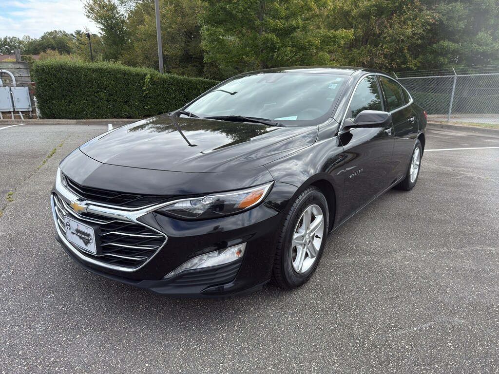 2023 Chevrolet Malibu 1LT photo 2