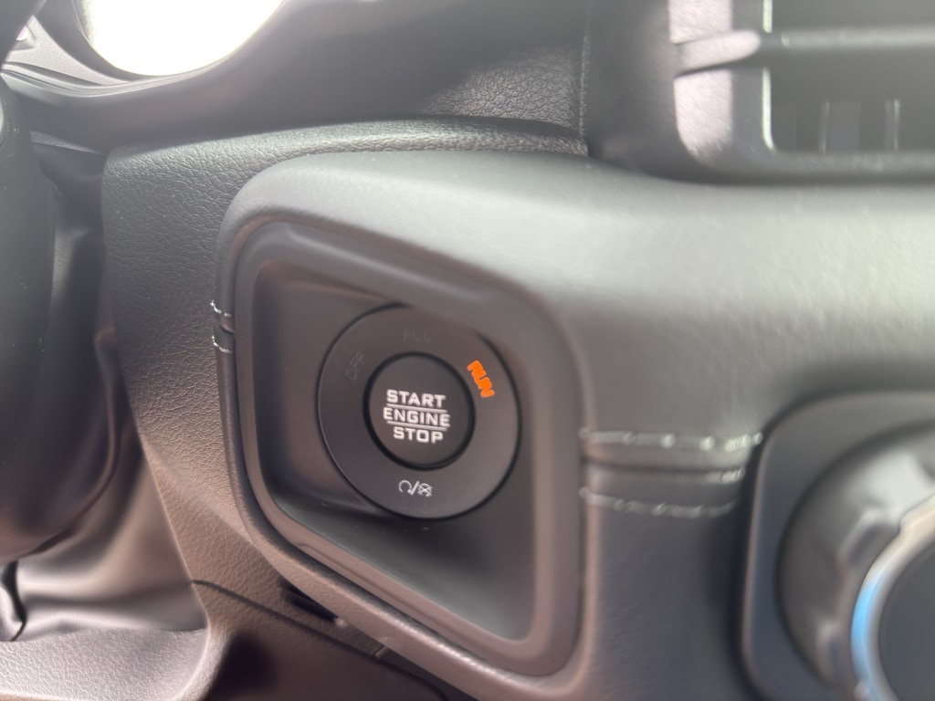 2025 Jeep Wrangler 4-Door Sahara - Photo 13