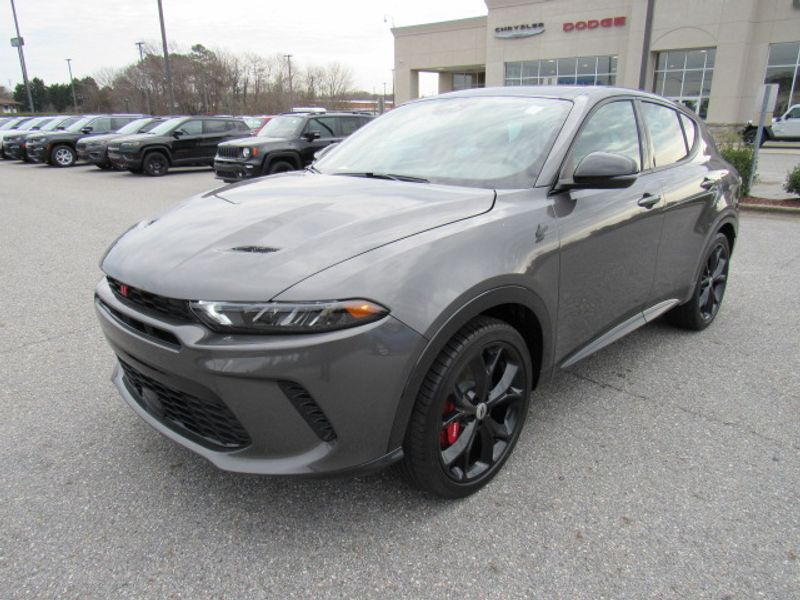 2024 Dodge Hornet R/T Plus photo 2