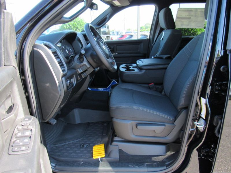 2024 Ram 2500 Tradesman photo 4