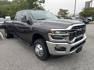 2026 Ram 3500 TRADESMAN CREW CAB 4X4 8' BOX Pickup