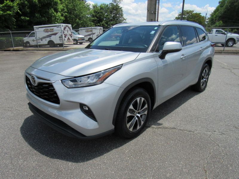 Used 2020 Toyota Highlander XLE with VIN 5TDGZRAH3LS506288 for sale in Lincolnton, NC