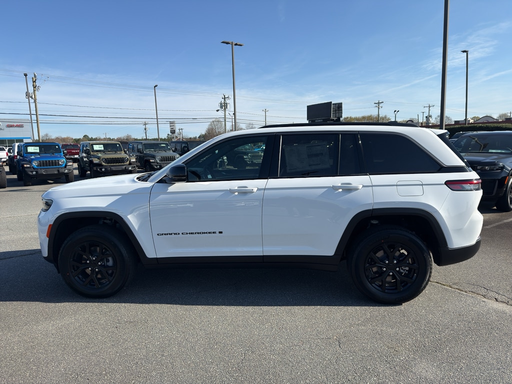 New 2026 Jeep Grand Cherokee LAREDO ALTITUDE 4X4 Sport Utility