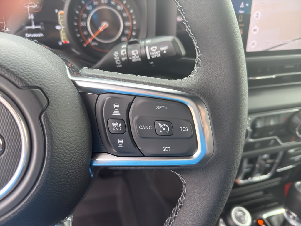 2025 Jeep Wrangler 4-Door Sahara - Photo 15