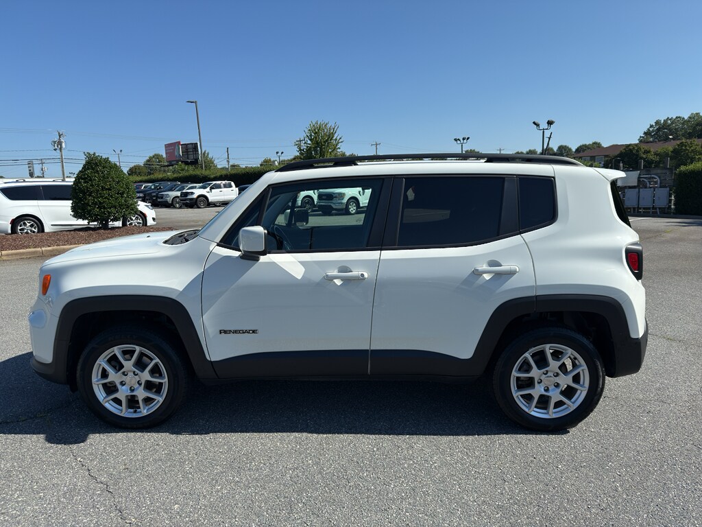 2021 Jeep Renegade Latitude photo 3