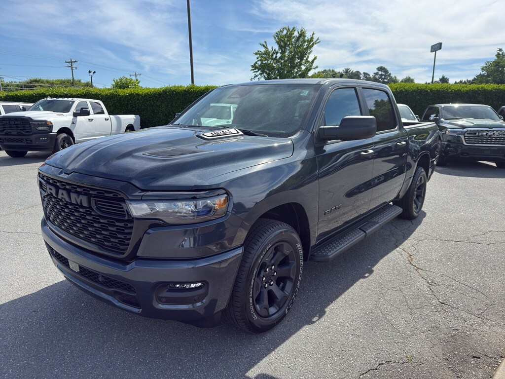 New 2026 Ram 1500 EXPRESS CREW CAB 4X4 5'7 BOX Pickup