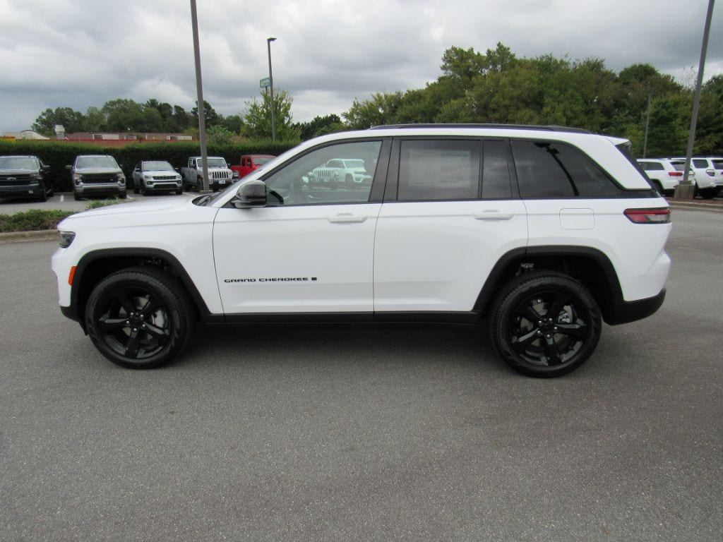 New 2025 Jeep Grand Cherokee LIMITED 4X4 Sport Utility