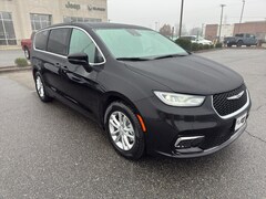 2026 Chrysler Pacifica SELECT Passenger Van