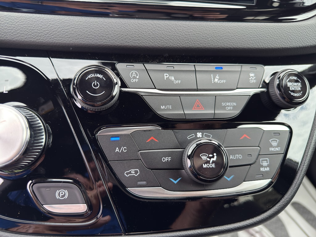 2026 Chrysler Voyager LX - Photo 12