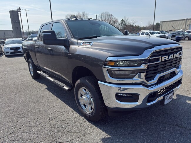 2026 Ram 2500 TRADESMAN CREW CAB 4X4 6'4 BOX Pickup