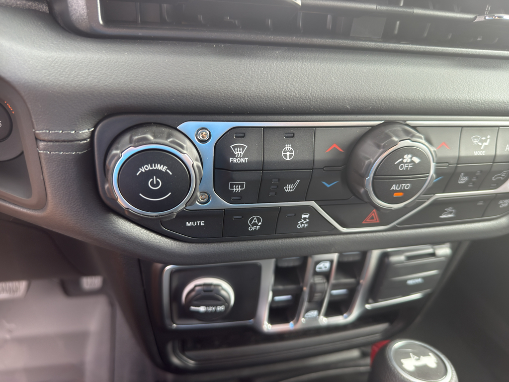 2025 Jeep Wrangler 4-Door Sahara - Photo 12
