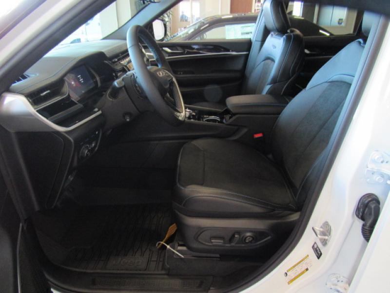 2022 Jeep Grand Cherokee Trailhawk Sport photo 4