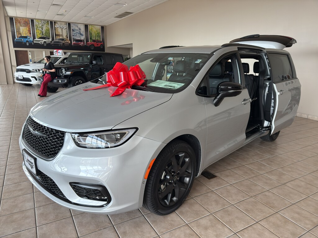 New 2026 Chrysler Pacifica SELECT Passenger Van