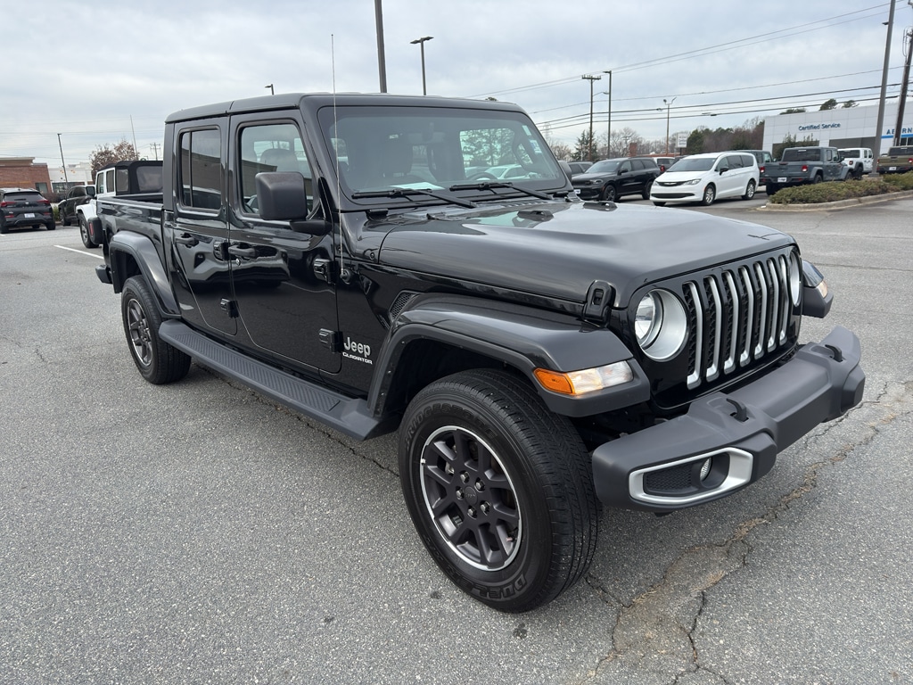 2022 Jeep Gladiator Overland's photo