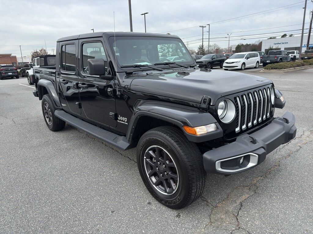 Used 2022 Jeep Gladiator Overland Crew Cab
