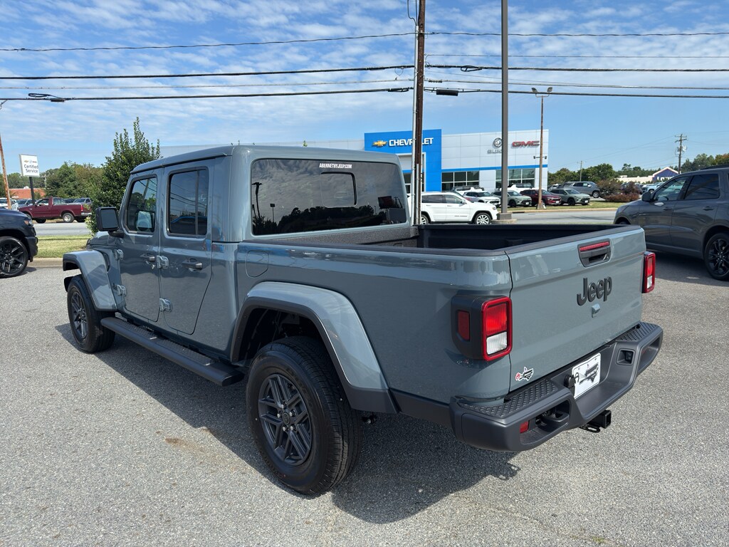2025 Jeep Gladiator Sport S photo 4