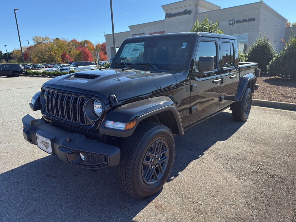 New 2025 Jeep Gladiator SPORT S 4X4 Pickup