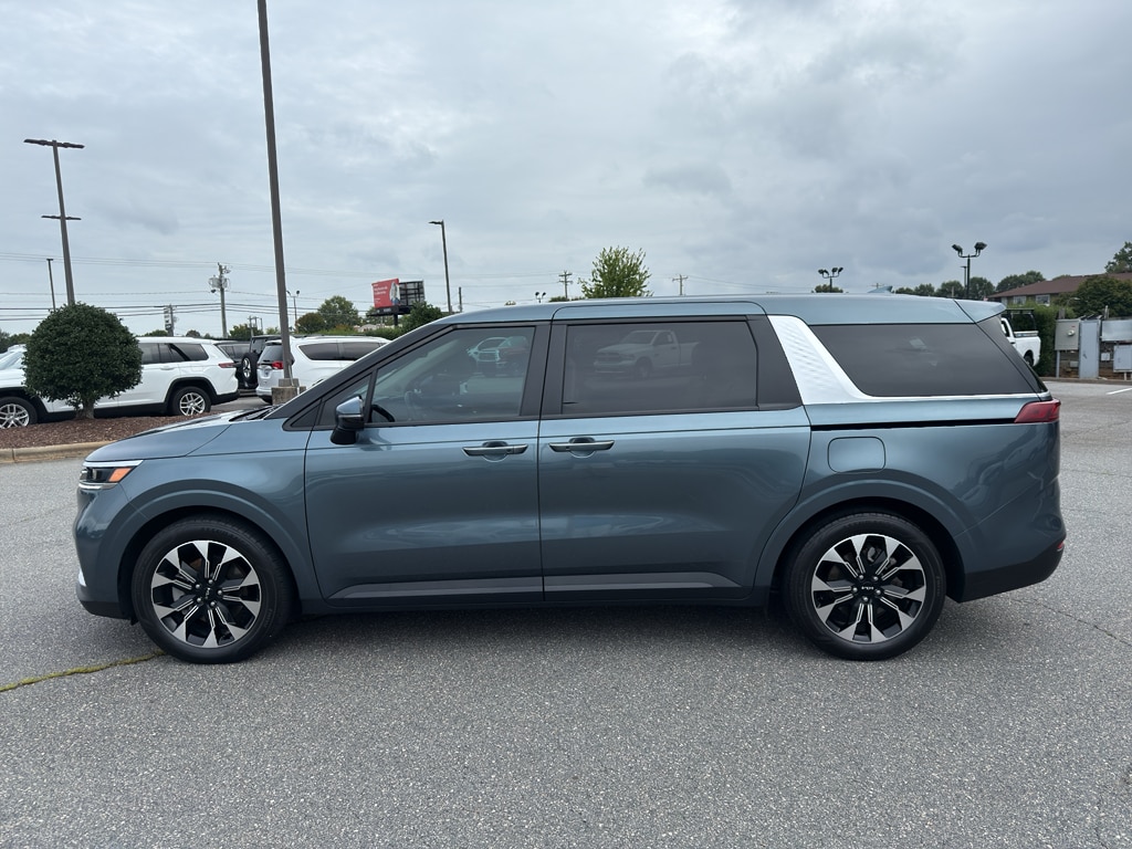 Used 2024 Kia Carnival EX Passenger Van