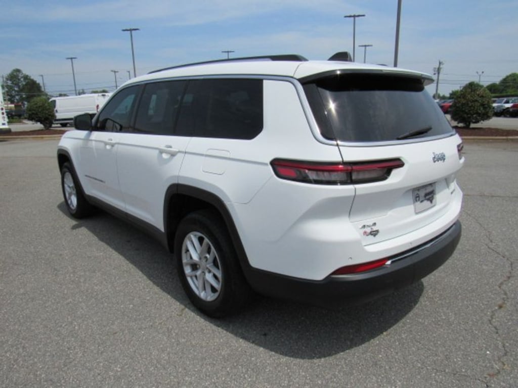 Used 2024 Jeep Grand Cherokee L Laredo Sport Utility