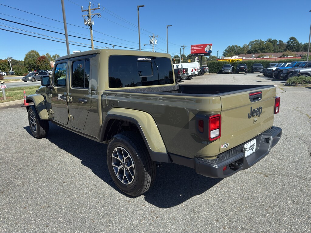 New 2025 Jeep Gladiator SPORT S 4X4 Pickup