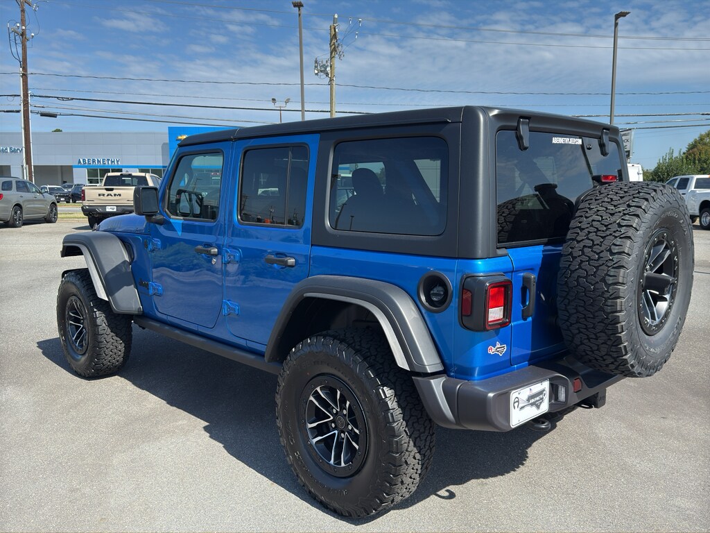 2025 Jeep Wrangler Willys photo 4