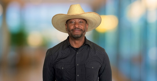 Staff member David Johnson from ID_516bdb