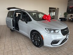 2026 Chrysler Pacifica SELECT Passenger Van