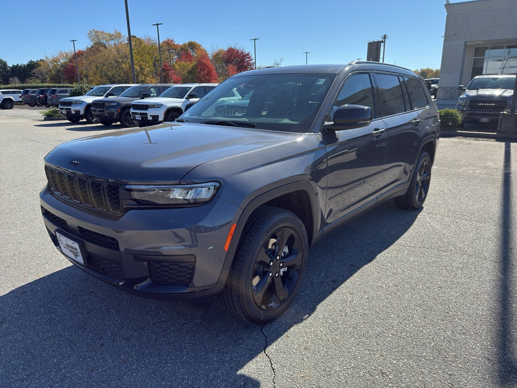 New 2025 Jeep Grand Cherokee L ALTITUDE X 4X4 Sport Utility