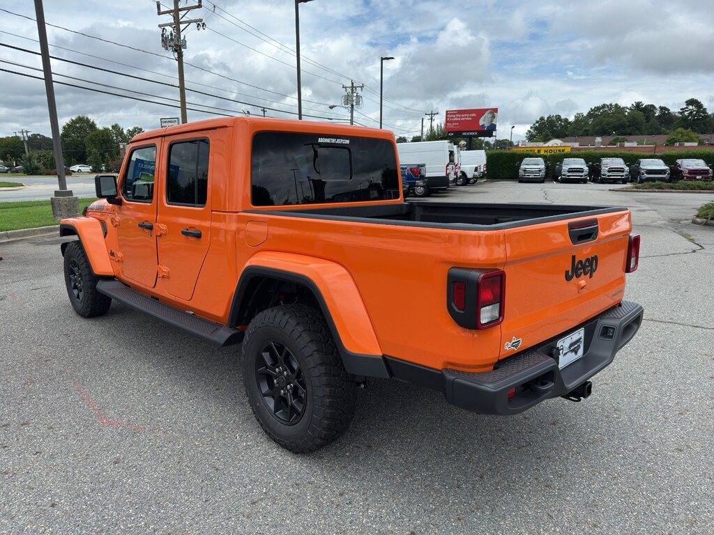 2025 Jeep Gladiator Sport photo 4