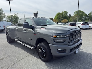 2026 Ram 3500 BIG HORN CREW CAB 4X4 8' BOX Pickup