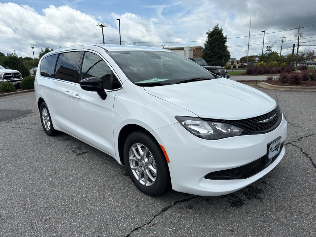 2026 Chrysler Voyager LX's photo