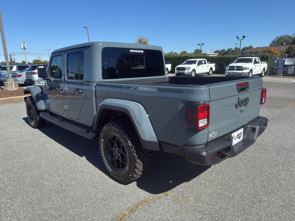 New 2025 Jeep Gladiator HIGH TIDE 4X4 Pickup