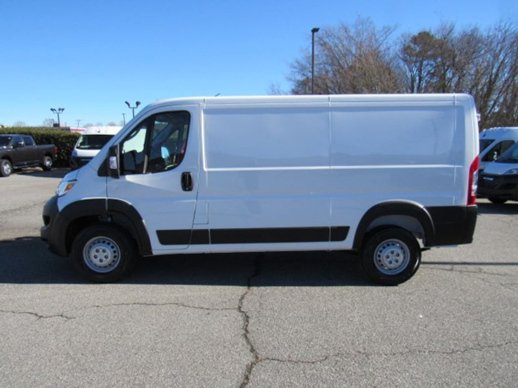 New 2025 Ram ProMaster PROMASTER 1500 TRADESMAN CARGO VAN LOW ROOF 136' W Cargo Van