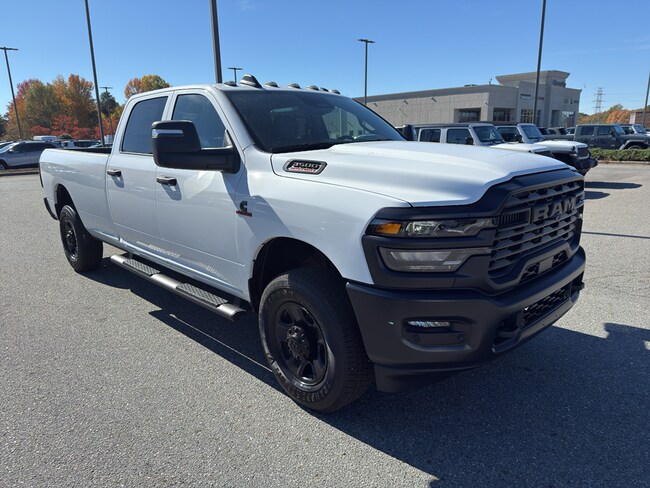 2026 Ram 3500 TRADESMAN CREW CAB 4X4 8' BOX Pickup