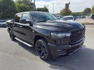 2026 Ram 1500 EXPRESS CREW CAB 4X4 5'7 BOX Pickup