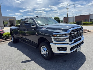 2026 Ram 3500 TRADESMAN CREW CAB 4X4 8' BOX Pickup