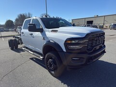 2026 Ram 5500 Chassis Cab TRADESMAN  CREW  4X4 84' CA Pickup