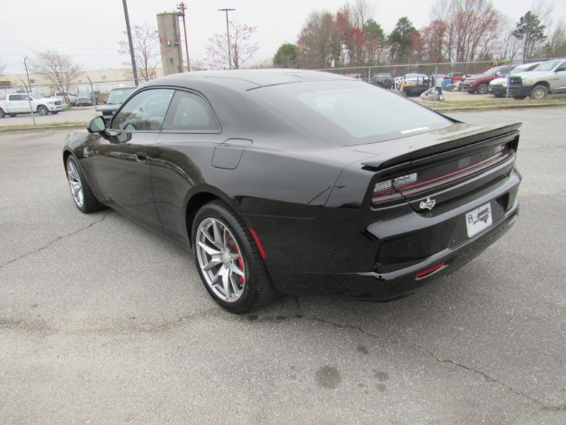 2025 Dodge Charger Daytona Scat Pack AWD photo 4