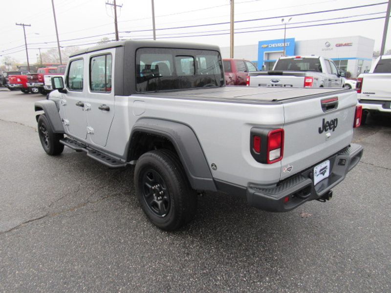 2023 Jeep Gladiator Sport photo 4