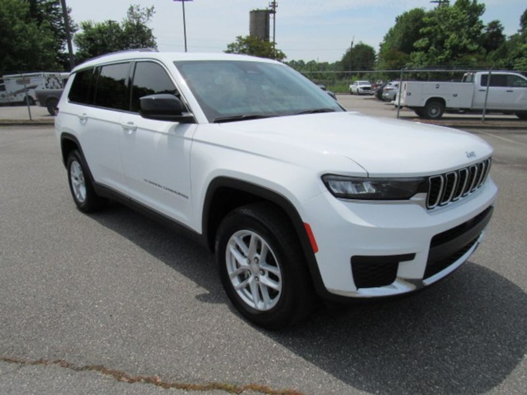Used 2024 Jeep Grand Cherokee L Laredo Sport Utility