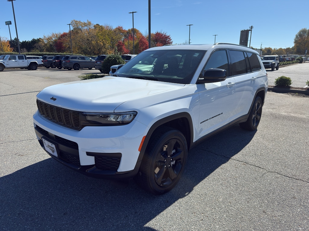 New 2025 Jeep Grand Cherokee L ALTITUDE X 4X4 Sport Utility
