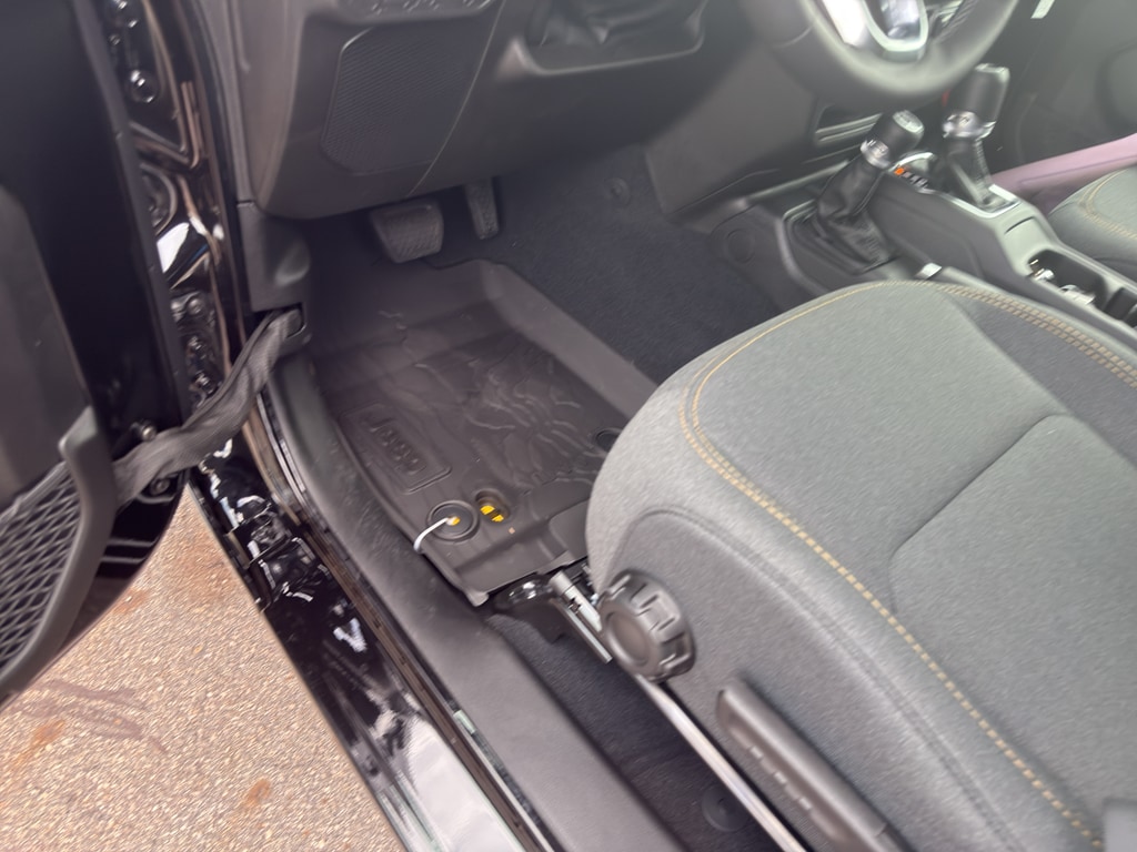 2025 Jeep Wrangler 4-Door Sahara - Photo 24