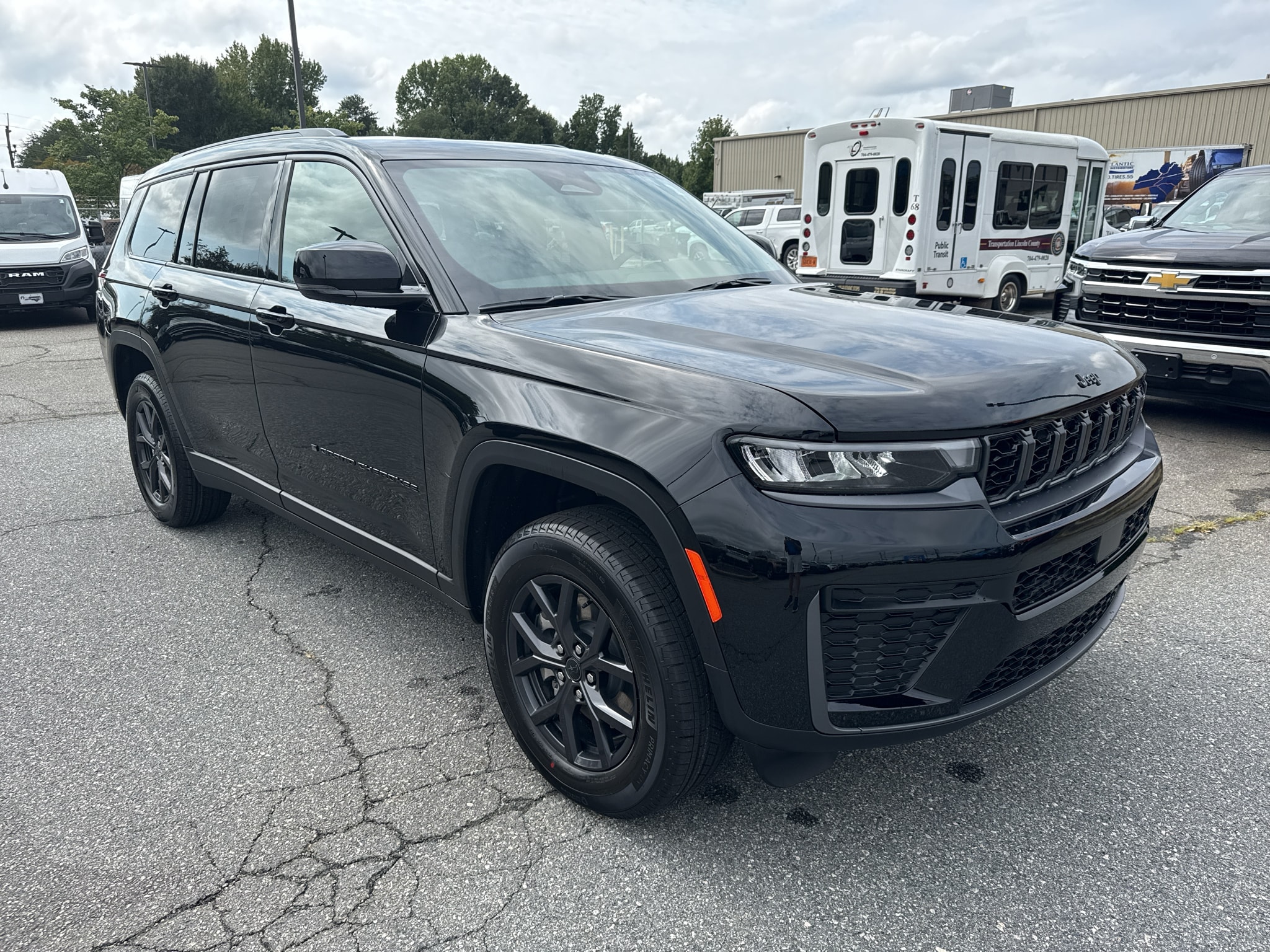2027 Jeep Grand Cherokee L