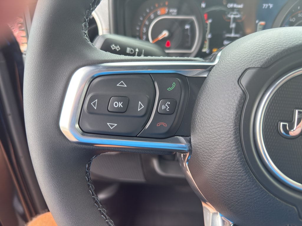 2025 Jeep Wrangler 4-Door Sahara - Photo 16
