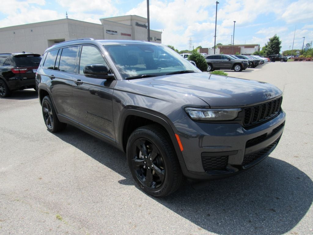 2025 Jeep Grand Cherokee L Altitude's photo
