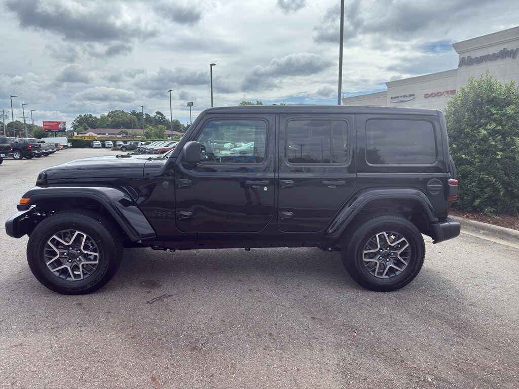 2025 Jeep Wrangler Sahara photo 3