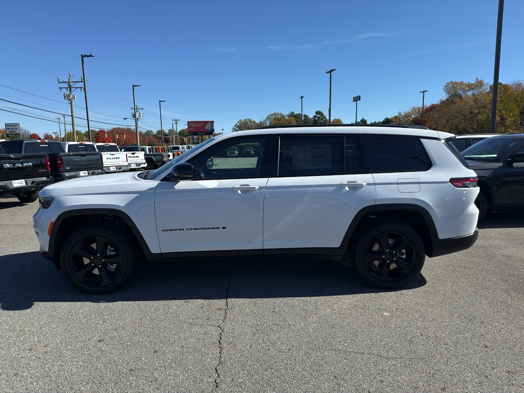 New 2025 Jeep Grand Cherokee L ALTITUDE X 4X4 Sport Utility