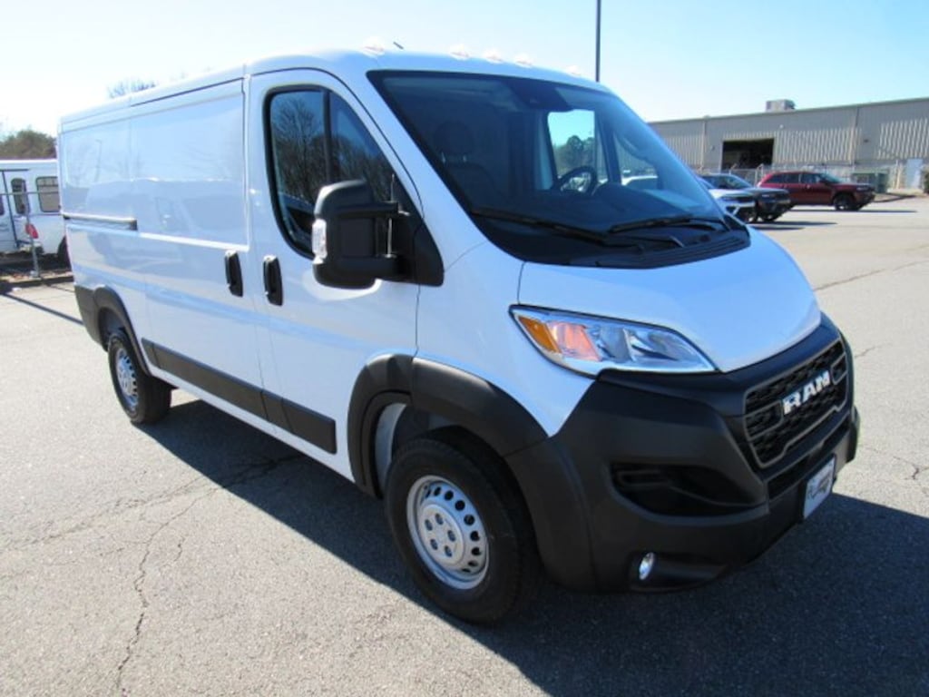 New 2025 Ram ProMaster PROMASTER 1500 TRADESMAN CARGO VAN LOW ROOF 136' W Cargo Van