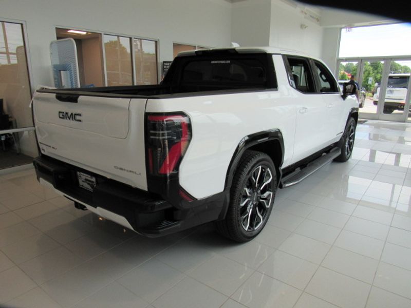 2025 Gmc Sierra EV Denali photo 4